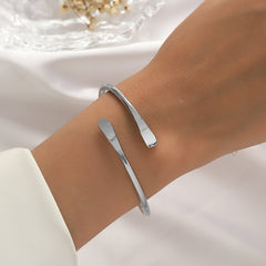 Metal Twist Geometric Knot Winding Hollow Open-end High-grade Light Luxury Personality Fashion Ladies' Bracelet - Otaj Gifts